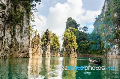 Travel Island And Green Lake ( Guilin Of Thailand ) Stock Photo