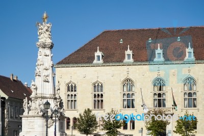 Trinity Column And Building In Budapest Stock Photo