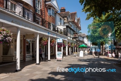 Tunbridge Wells, Kent/uk - June 30 : A View Of The Pantiles Shop… Stock Photo