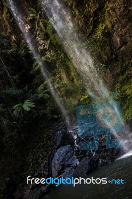 Twin Falls Waterfall Located In Springbrook National Park Stock Photo