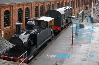 Two Old Trains Parked At Sheffield Park Station Stock Photo