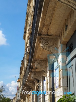 Typical Architecture Of Limestone Houses In The City Of Bordeaux… Stock Photo