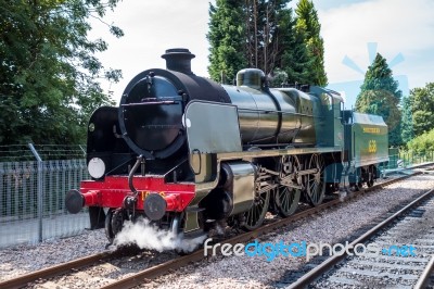 U Class Locomotive At East Grinstead Station Stock Photo