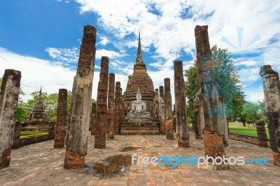 Unesco World Heritage Site Wat Sa Si In Sukhothai Stock Photo