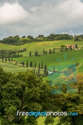 Val D'orcia, Tuscany/italy - May 21 : Farm In Val D'orcia Tuscan… Stock Photo