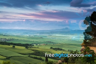 Val D'orcia, Tuscany/italy - May 21 : Farmland In Val D'orcia Tu… Stock Photo