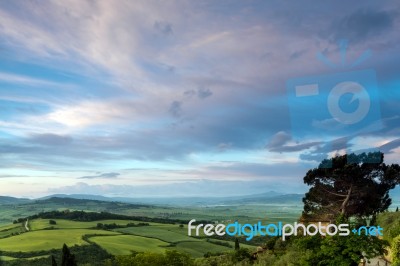 Val D'orcia, Tuscany/italy - May 21 : Farmland In Val D'orcia Tu… Stock Photo