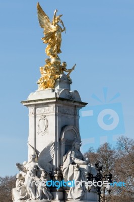 Victoria Memorial Outside Buckingham Palace Stock Photo