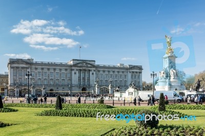 Victoria Memorial Outside Buckingham Palace Stock Photo