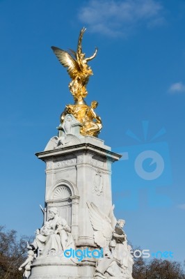 Victoria Memorial Outside Buckingham Palace Stock Photo