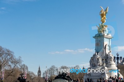 Victoria Memorial Outside Buckingham Palace Stock Photo