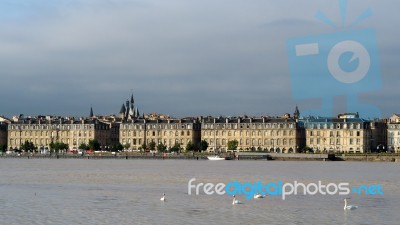 View Across The River Garonne From Stalingrad Stock Photo