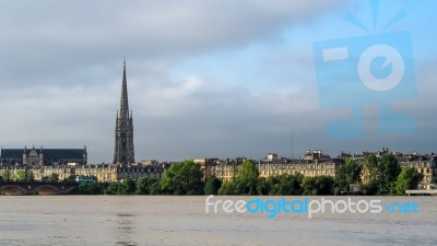 View Across The River Garonne From Stalingrad Stock Photo