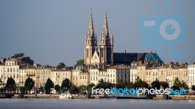 View Across The River Garonne Towards The Church Of St Martial Stock Photo