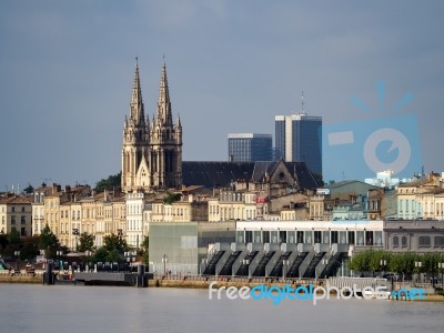 View Across The River Garonne Towards The Church Of St Martial Stock Photo