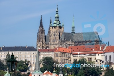 View From Charles Bridge Towards The St Vitus Cathedral  In Prag… Stock Photo