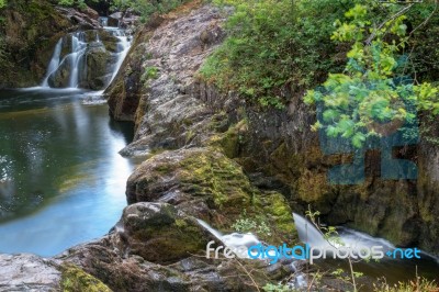 View Of Beezley Falls On The River Doe Near Ingleton In The York… Stock Photo