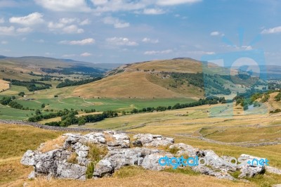 View Of Conistone Pie Mountain In The Yorkshire Dales National P… Stock Photo