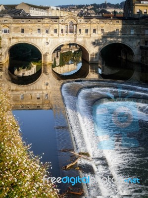 View Of Pulteney Bridge And Weir In Bath Stock Photo