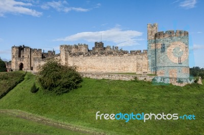 View Of The Castle In Alnwick Stock Photo