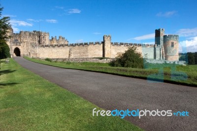 View Of The Castle In Alnwick Stock Photo