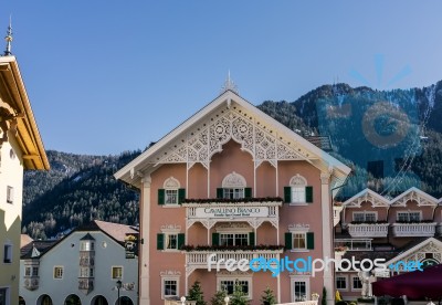 View Of The Cavallino Bianco Hotel In Ortisei Stock Photo