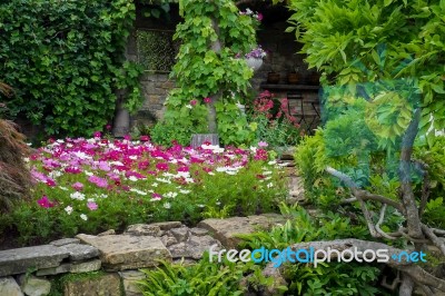 View Of The Garden At Hever Castle Stock Photo