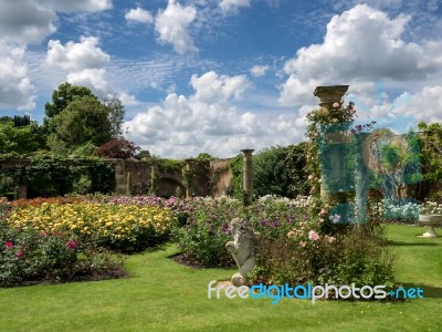 View Of The Garden At Hever Castle Stock Photo