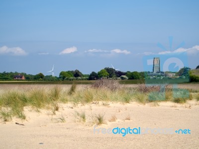 View Towards St Andrew's Covehithe With Benacre Church In Covehi… Stock Photo