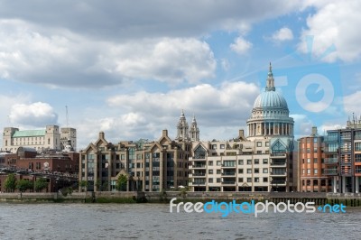 View Towards St Paul's Cathedral From The River Thames Stock Photo