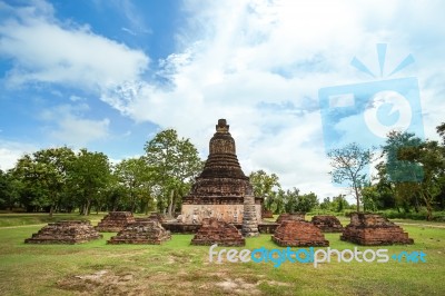 Wat Jedi Jed Teaw Temple In Sukhothai Province, Thailand Stock Photo