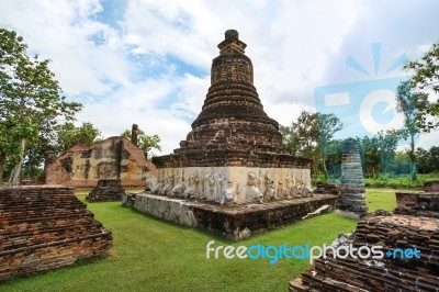 Wat Jedi Jed Teaw Temple In Sukhothai Province, Thailand Stock Photo