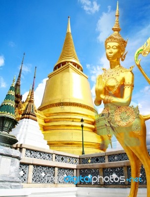 Wat Phra Kaew, Temple Of The Emerald Buddha With Blue Sky Bangkok, Asia Thailand Stock Photo