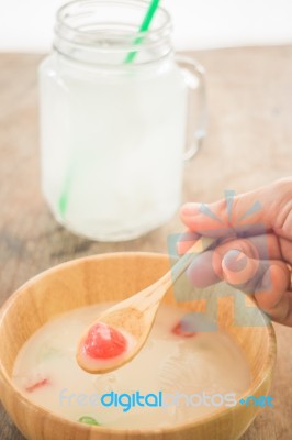 Water Chestnut Coated With Tapioca Starch In Coconut Cream Stock Photo