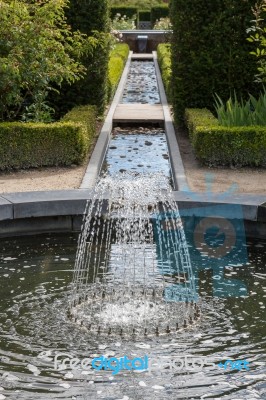 Water Feature In Alnwick Castle Gardens Stock Photo