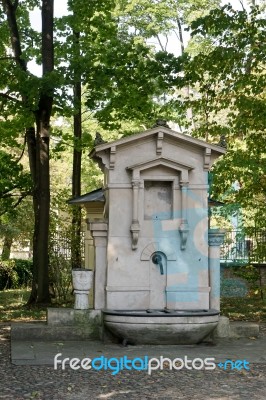 Water Fountain At The Wilanow Palace In Warsaw Stock Photo