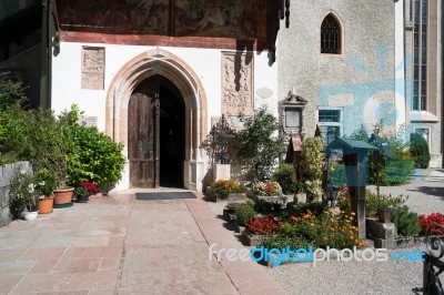 Well Kept Graveyard At The Maria Hilf Pilgrimage Church In Halls… Stock Photo