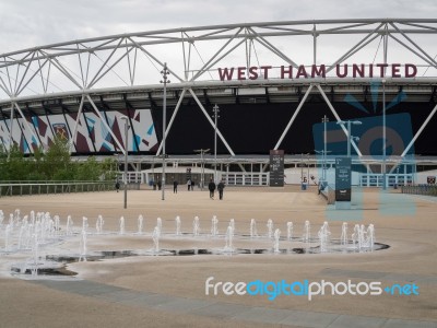 West Ham Fc New Stadium In Queen Elizabeth Olympic Park London Stock Photo