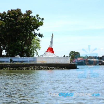 White Slant Pagoda Located At River Side At Koh Kret ,nonthaburi… Stock Photo