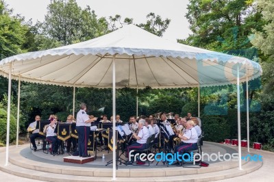 Windsor, Maidenhead & Windsor/uk - July 22 : Band Playing At Win… Stock Photo