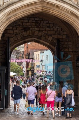 Windsor, Maidenhead & Windsor/uk - July 22 : People Exiting Wind… Stock Photo