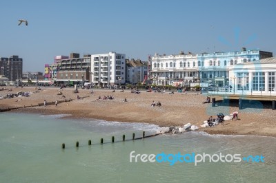 Worthing, West Sussex/uk - April 20 : View Of Worthing Beach In Stock Photo