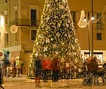 People Hunting For Gifts Before Christmas Stock Photo